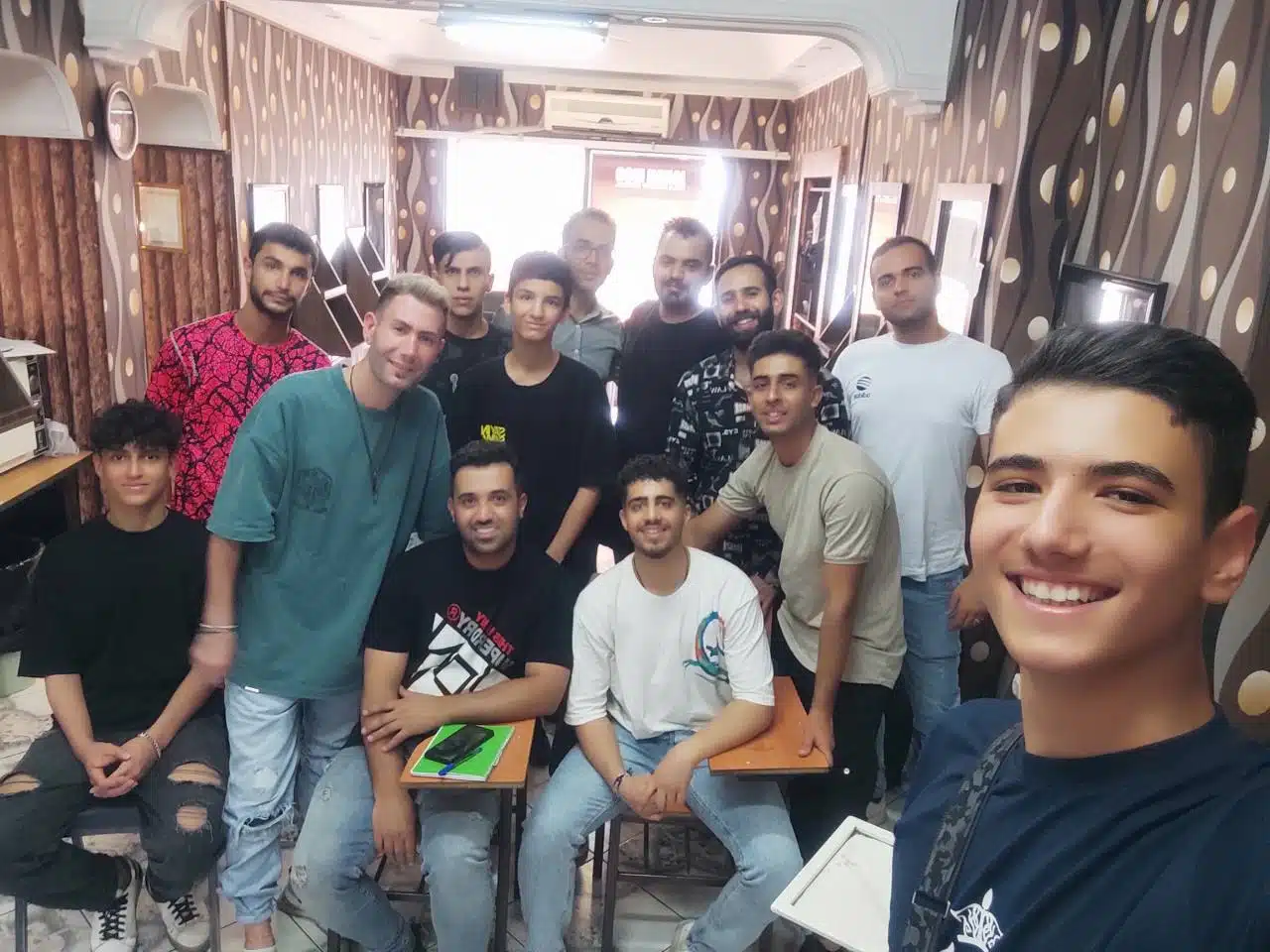 درآمد خوب با یادگیری آرایشگری مردانه/ چرا آرایشگری مردانه یک مسیر درآمدی پایدار است 2 8edb38a0 227d 424b 8a8a 89b5c74c3bd4