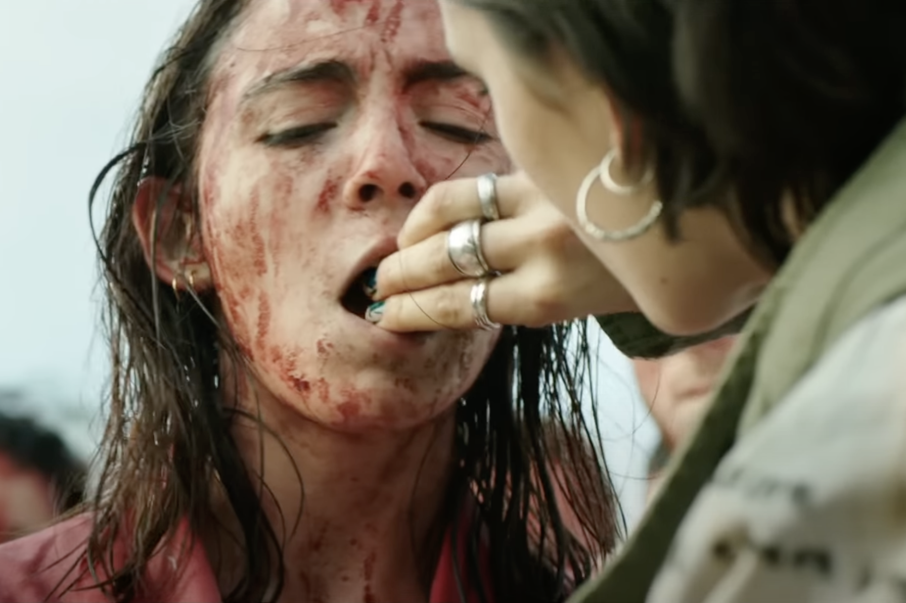 نقد و بررسی فیلم خام | Raw 2016 2 فیلم خام