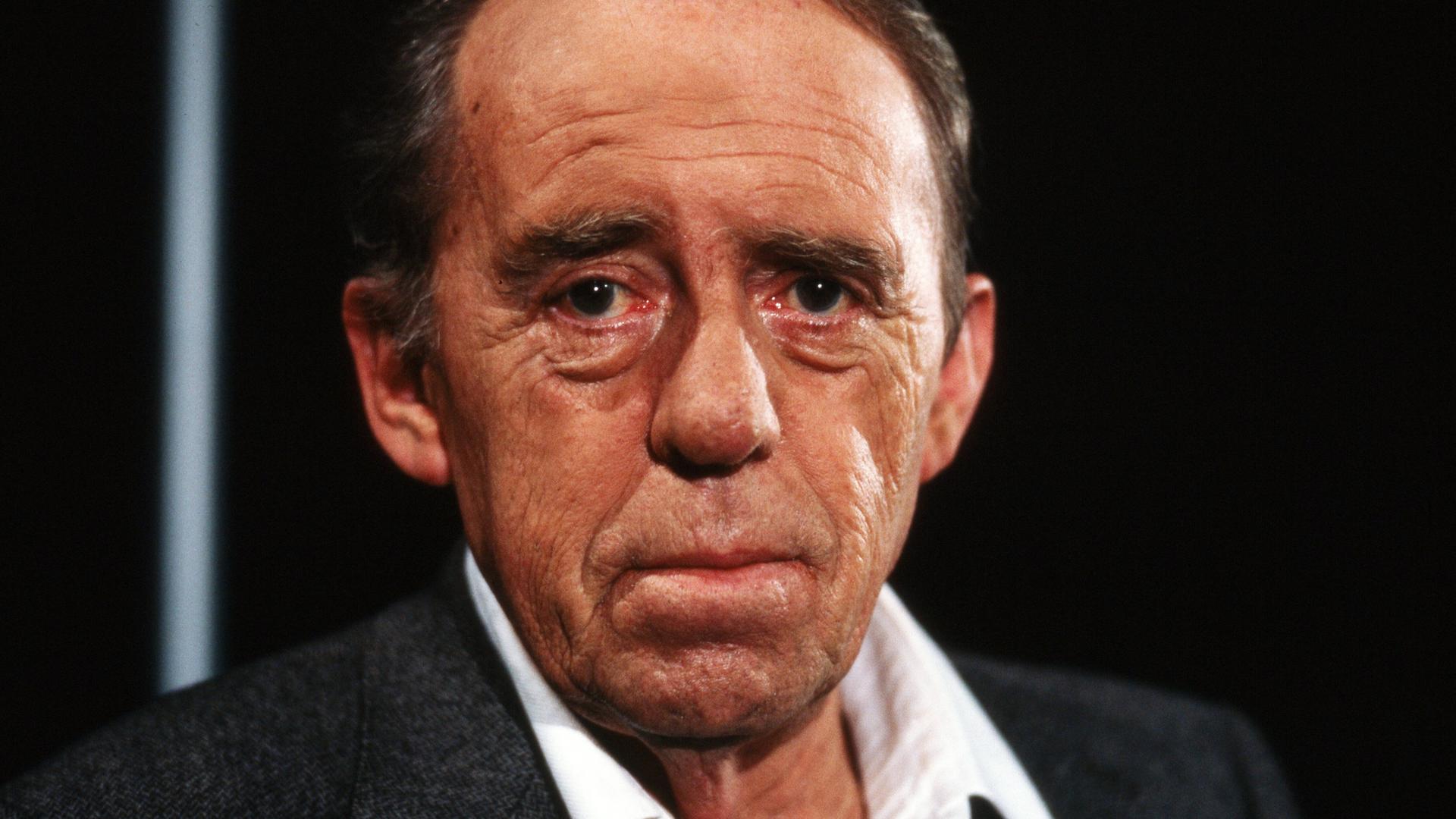 بیوگرافی هاینریش بل نویسندهای که جنگ رو با کلماتش به چالش کشید 4 هاینریش بل