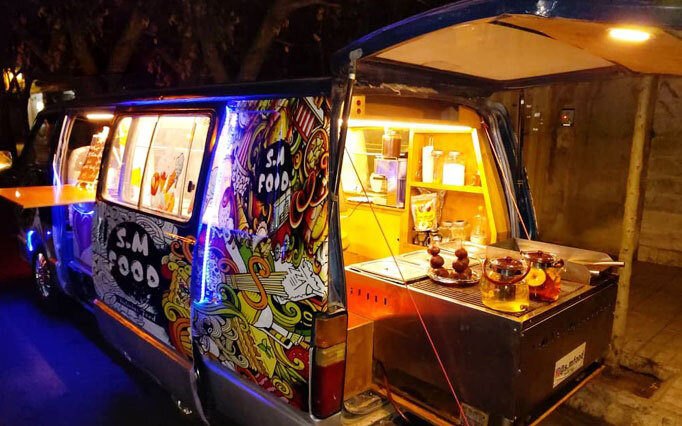 درآمد کافه سیار در ایران (بررسی کامل 1405) + هزینه ها و مقایسه با مغازه 1 عوامل موثر بر درآمد کافههای سیار.